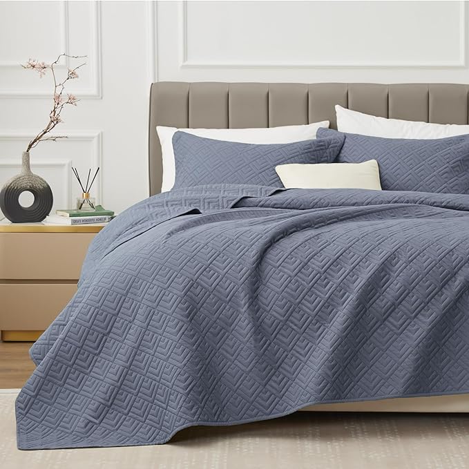 EXQ Home King Size Quilt Set Squares Pattern Bedding Set Bluish Grey | Soft Microfiber Bedspread, Breathable & Wrinkle-resistant Coverlet. All-season Use for Hot Sleepers. 3-pc Set with 2 Shams