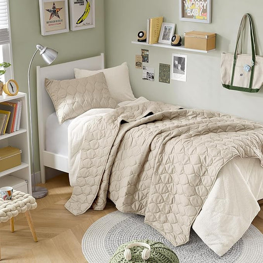 Comfort Spaces Kienna Twin Quilt Bedding Set 2 Piece, 66"x 90" Beige Ogee | Soft Cozy Lightweight Summer Twin XL Coverlet for College Dorm, Quilted Extra Layer, Modern Casual Bedroom Decor, OEKO-TEX