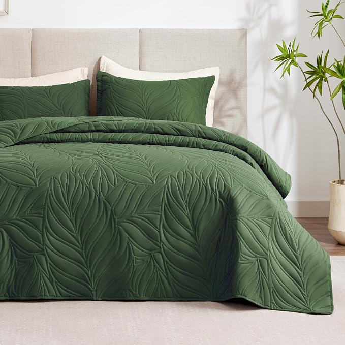 EXQ Home Quilt Set King Size Olive Green 3 Piece,Lightweight Soft Coverlet Modern Style Leaf Pattern Bedspread Set(1 Quilt,2 Pillow Shams)