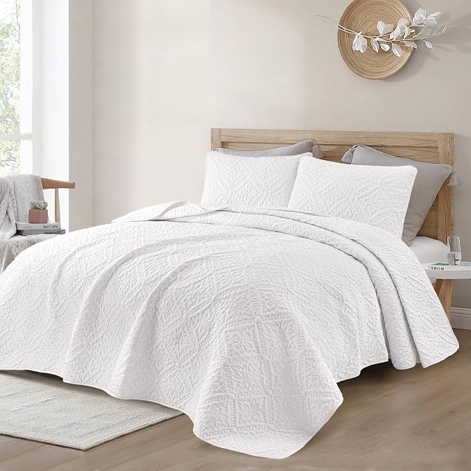 Exclusivo Mezcla King Quilt Set, White | Lightweight Soft Bedspreads Coverlets, All Season Bedding with 2 Pillow Shams, Modern Style for Bedroom Guest Room