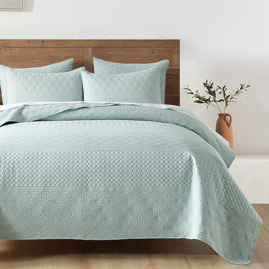 HORIMOTE HOME Sprout Green Queen Size Quilt Set - Soft Microfiber Bedspread with 2 Shams, Lightweight & All-Season Geometric Coverlet for Cozy Bedding
