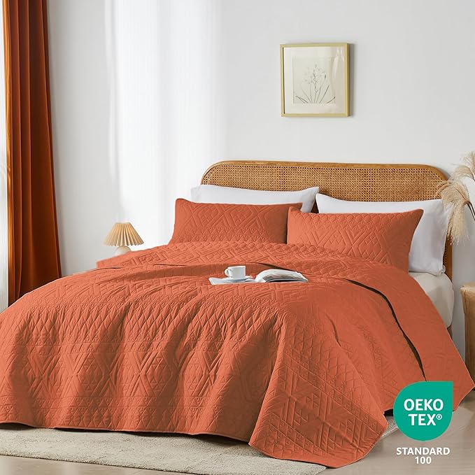akkialla Twin Size Quilt Bedding Set,Burnt Orange Lightweight Microfiber Soft Bedspreads,Modern Style Geoetric Pattern Coverlet Set for All Seasons,2 Piece(1 Quilt,1Pillow Sham)