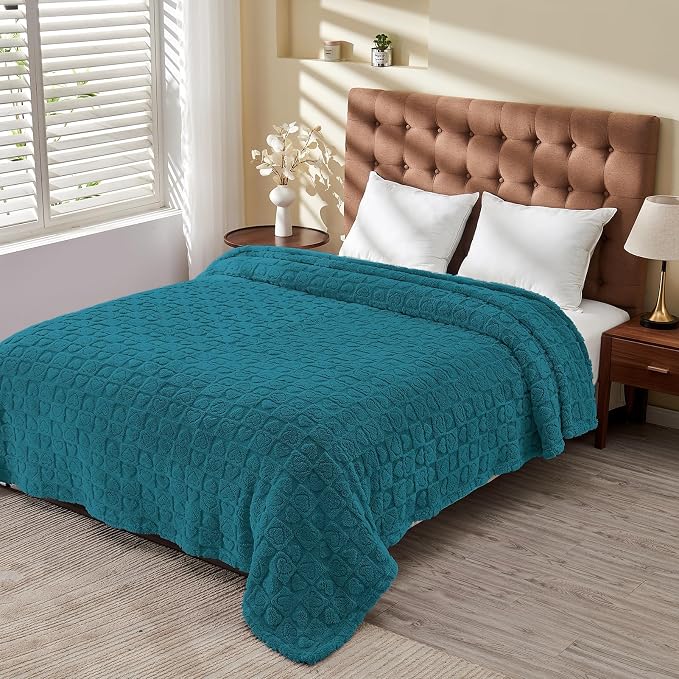 FY FIBER HOUSE Throw Blankets with Heart Checkered,Soft Warm Blankets for Lover Mom Father Gifts,Washable Lightweight Fuzzy Blanket for Couch Sofa Bed Office All Season(Umber Blue,60"x80")