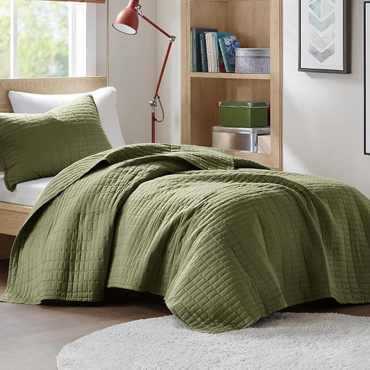 Comfort Spaces Kienna Twin Quilt Bedding Set 2 Piece, 66"x 90" Olive Green | Soft Cozy Lightweight Summer Twin XL Coverlet for College Dorm, Quilted Extra Layer, Modern Casual Bedroom Decor, OEKO-TEX