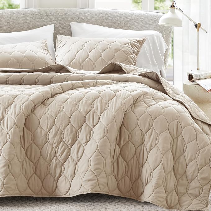 Comfort Spaces Kienna Queen Quilt Bedding Set 3 Piece, 90"x90" Beige Ogee | Soft Cozy Lightweight Summer Coverlet Full Size, Quilted Bedspreads Extra Layer, Modern Casual Bedroom Decor, OEKO-TEX