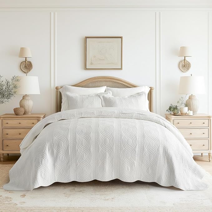 EverGrace 100% Cotton Scallop Quilt Set, King Size, Bright White | Scalloped Border, Timeless Chic Aesthetic, All-Season Comfort, Perfect French Country Bedroom Decor, 3 Piece Set with 2 Shams