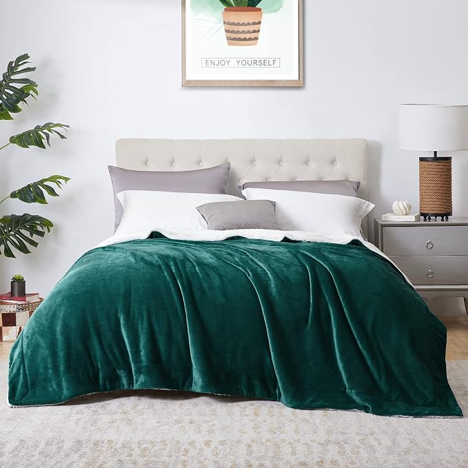 Walensee Sherpa Fleece Blanket (King Size 108”x90” Emerald Green) Plush Throw Fuzzy Super Soft Reversible Microfiber Flannel Blankets For Couch, Bed, Sofa Ultra Luxurious Warm and Cozy For All Seasons