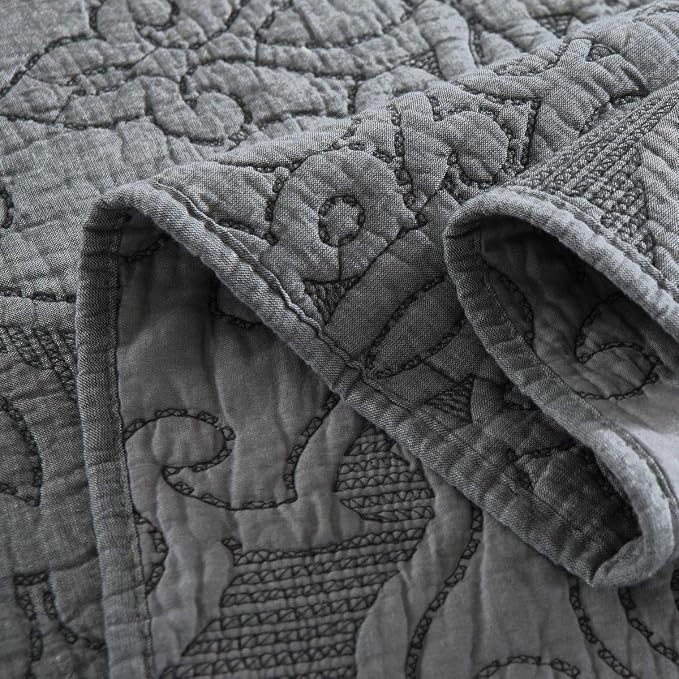 Travan 3-Piece King Quilt Set Quilted Bedspread Oversized Microfiber Lightweight Bedspread Coverlet Set with Shams Bedding Set for All Season, Grey, King