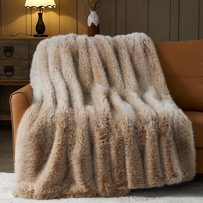NEWCOSPLAY Faux Fur Thick Throw Blanket for Couch, Brown White, 50"x60" | Luxury Fluffy Thick Warm Blanket for Couch Sofa Bed 1000GSM, Soft Plush Cozy Decorative Throw, Gift for Women Men