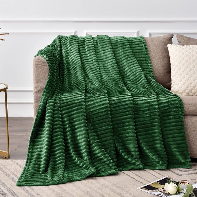 BEDELITE Ribbed Jacquard Dark Green Fleece Twin Blanket for Bed, 60x80 Inch | Soft Warm Decorative Fluffy Blanket, Cozy Plush Lightweight Fuzzy Throw Blanket for Couch Sofa Room Decor, Gift for Women