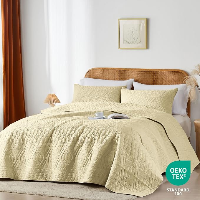 akkialla Twin Size Quilt Bedding Set,Butter Yellow Lightweight Microfiber Soft Bedspreads,Modern Style Geoetric Pattern Coverlet Set for All Seasons,2 Piece(1 Quilt,1Pillow Sham)