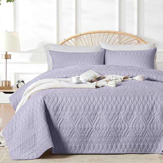 akkialla Full/Queen Size Quilt Bedding Set,Lavender Lightweight Microfiber Soft Bedspread,Modern Style Geoetric Pattern Coverlet Set for All Seasons,3 Piece(1 Quilt,2 Pillow Shams)