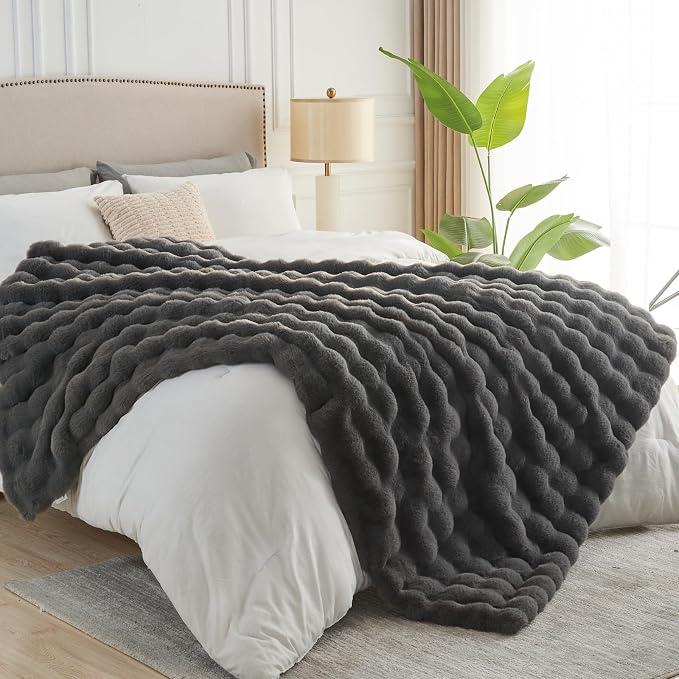 NEWCOSPLAY Faux Fur Thick Bubble Twin Blanket for Couch,Dark Grey,60"x80" | Luxury Fluffy Thick Warm Bubble Blanket for Couch Sofa Bed 1000GSM, Soft Plush Cozy Decorative Throw, Gift for Women Men