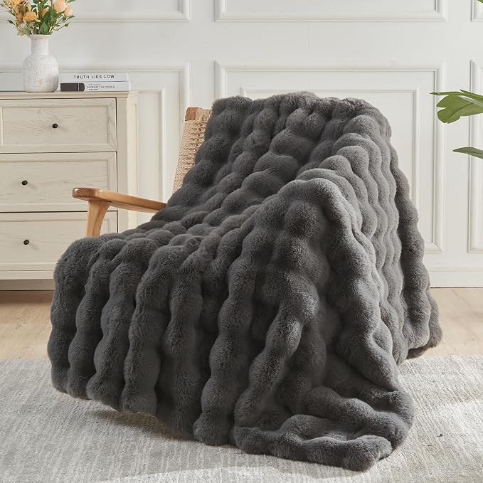 NEWCOSPLAY Faux Fur Thick Bubble Twin Blanket for Couch,Dark Grey,60"x80" | Luxury Fluffy Thick Warm Bubble Blanket for Couch Sofa Bed 1000GSM, Soft Plush Cozy Decorative Throw, Gift for Women Men