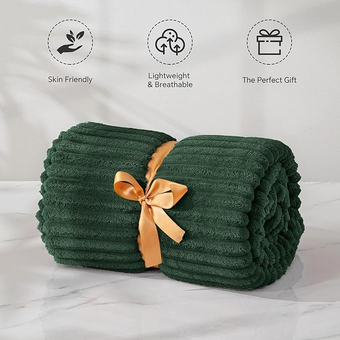 BEDELITE 3D Ribbed Emerald Green Fleece Throw Blanket for Couch, 50x60 Inch | Soft Warm Decorative Fluffy Blanket, Cozy Plush Lightweight Fuzzy Throw Blanket for Bed Sofa Home Room Decor, Gift for Women