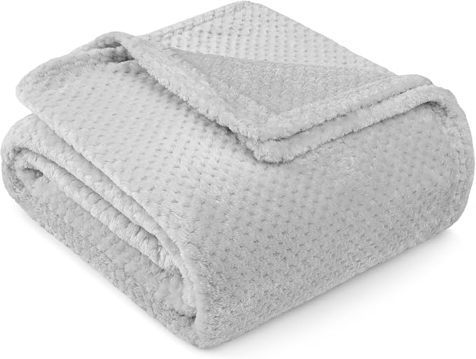 PAVILIA Light Gray Fleece Throw Blanket for Couch Sofa Bed, Soft Fuzzy Waffle Jacquard Microfiber, Warm Lightweight Fade-Resistant Decorative All Season Throw, 50x60
