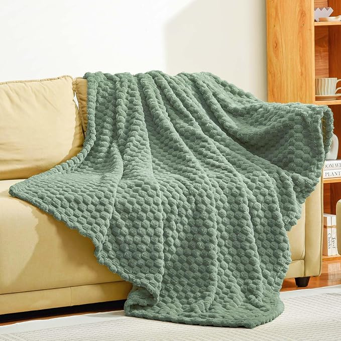 Excervent Hexagon Jacquard Throw Blanket for Kids, 40x50 Inches, Sage Green | Decorative Fuzzy Flannel Fleece Throw Blanket for Sofa, Super Soft Cozy Gifts for Kids & Pets, Suitable for All Seasons