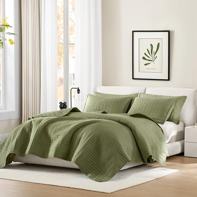 Comfort Spaces Kienna King Quilt Bedding Set 3 Piece, 104"x90" Olive Green | Soft Cozy Lightweight Summer Coverlet Cal King, Quilted Bedspreads Extra Layer, Modern Casual Bedroom Decor, OEKO-TEX