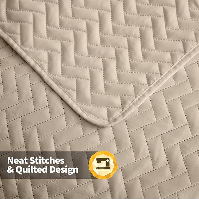 Maple&Stone Beige Quilt Set Twin/Twin XL, Extra Long Bedspread | Breathable Coverlet with Chevron Pattern, All-Season Dorm Bed Cover Set Bedding Decor 2 Piece