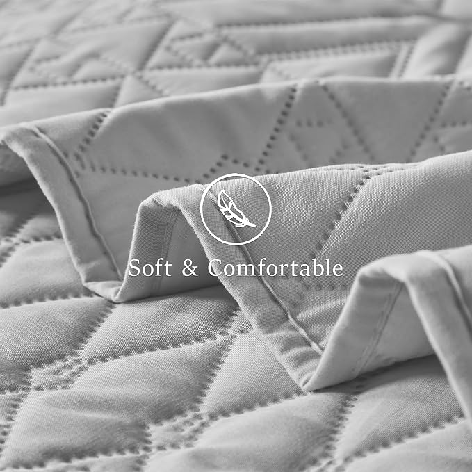 akkialla King/Cal King Size Quilt Bedding Set,Light Grey Lightweight Microfiber Soft Bedspread,Modern Style Geometric Pattern Coverlet Set for All Seasons,3 Piece(1 Quilt,2 Pillow Shams)