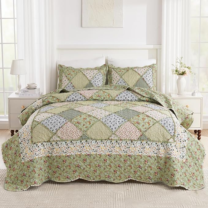 Oversized King Quilt Set Green Floral Patchwork Alaska King Bedspreads Set | 3-Piece Alaskan King Size Bedding Set 132x120 Rversible Quilted Coverlet Lightweight Comforter Bed Cover with 2 Pillowcase
