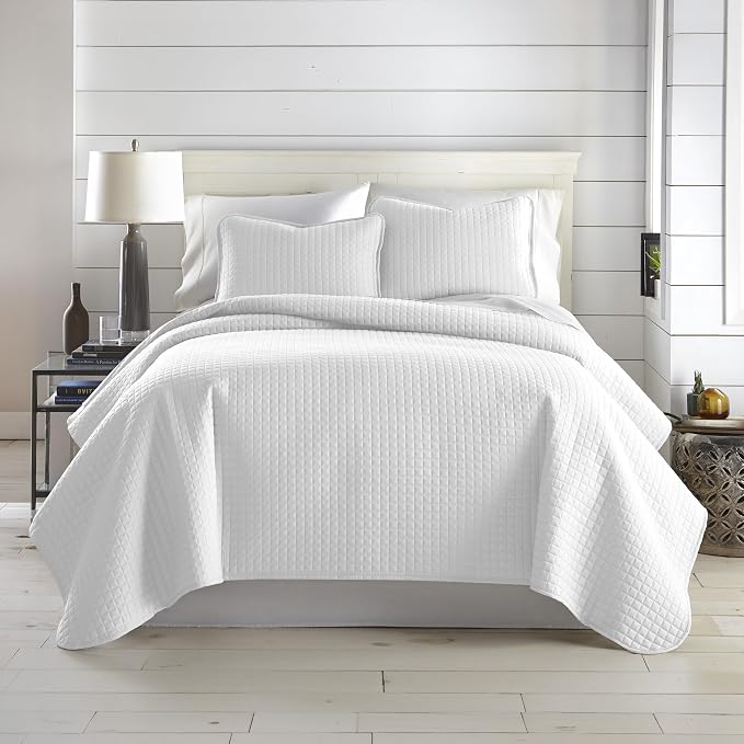 Southshore Fine Living, Inc. Oversized King Quilt Bedding Set with Shams, Lightweight White Coverlet Quilt King Size Bedspread, Luxury Bedding, Bed Spread for California Kings Mattress, White Quilts