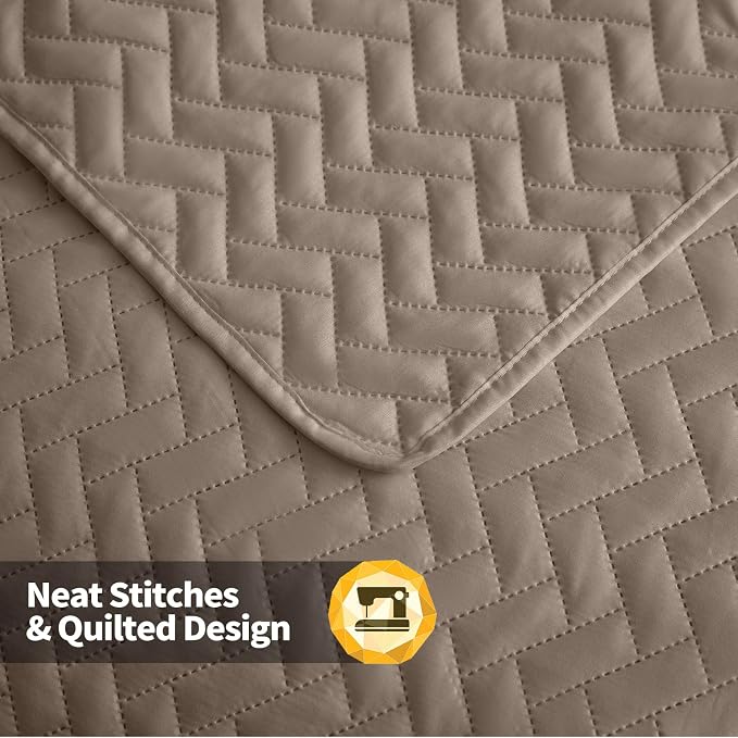 Maple&Stone Brown Quilt Set Queen Size, Lightweight Bedspread | Breathable Coverlet with Chevron Pattern, All-Season Dorm Bed Cover Set Bedding Decor 3 Piece