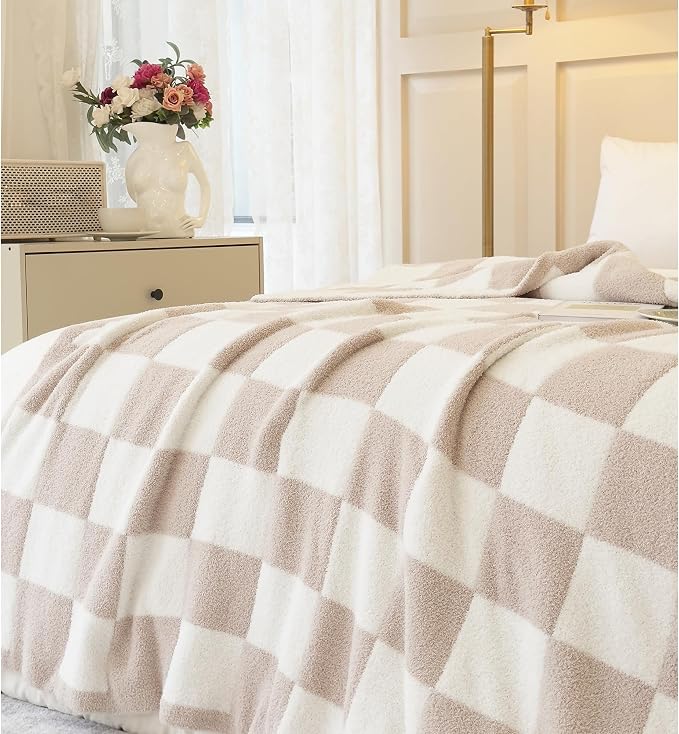 Ultra Soft Cozy Checkered Knitted Throw Blanket Fluffy Microfiber Checkerboard Bed Blanket Lightweight Both Sides Blanket for Couch Sofa Bed (Cream, Throw 50“x60”)