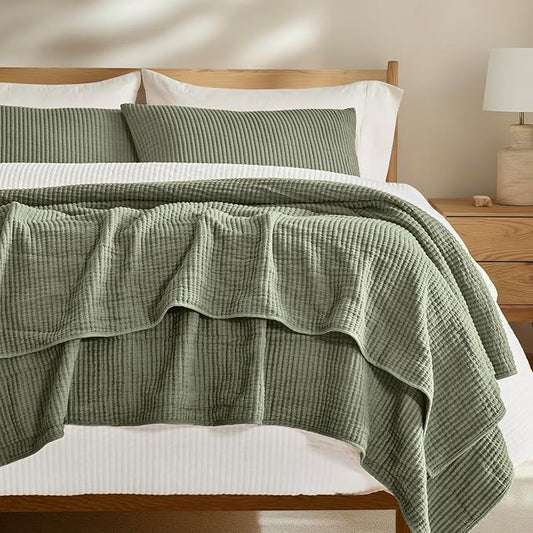 EVERGRACEHOME Cotton Ribbed Matelassé Coverlet Set, King Size, Olive Green | Soft Lightweight Bedspread, 3 Pieces, Breathable Cozy Oversized Quilted Bedding Set for All Seasons, with 2 Pillow Shams