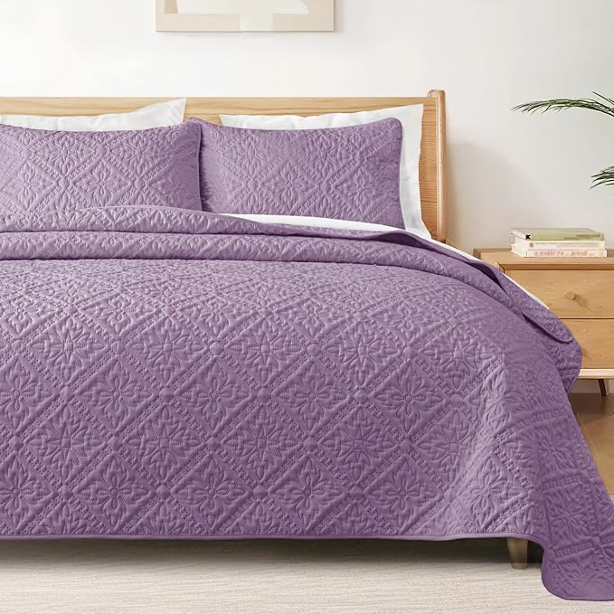Exclusivo Mezcla California King Quilt Set, Dusty Lavender | Lightweight Soft Bedspreads Coverlets, All Season Bedding with 2 Pillow Shams, Modern Style for Bedroom Guest Room