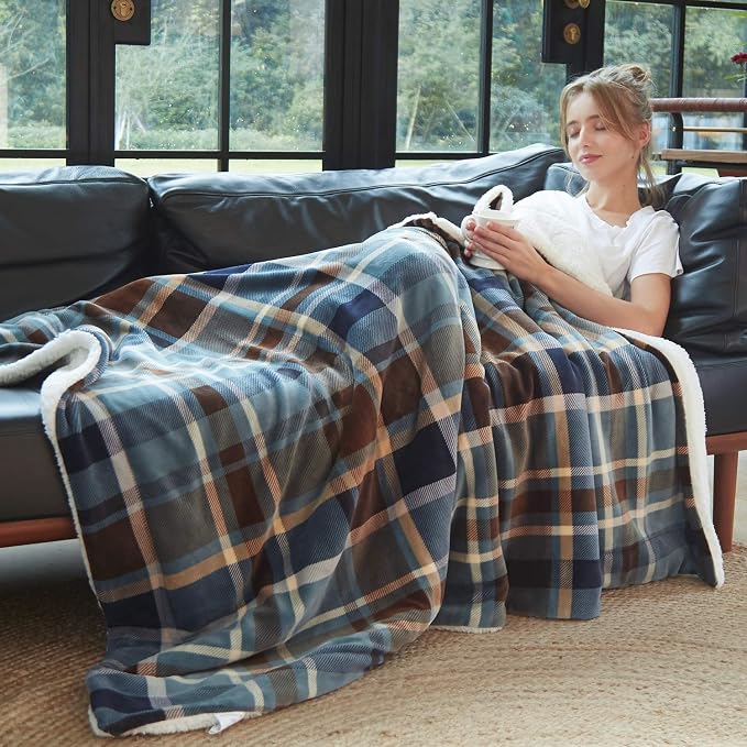 MERRYLIFE Sherpa Throw Blanket Ultra-Plush Comfort | Decorative, Soft, Colorful | Home, Couch, Outdoor, Travel Use (Greenland, 60" 70")