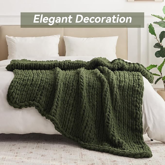Negwoo Chunky Knit Throw Blanket, Knitted Throw Chenille Yarn, 40"*50" | Soft Thick Cable Knitted Blankets, Handmade Big Thick Blanket, Machine Washable Cute Comfy Blanket for Home Decor, Green