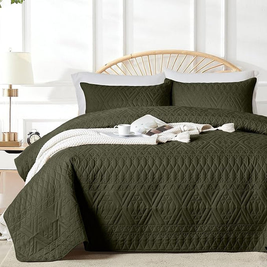 akkialla Full/Queen Size Quilt Bedding Set,Olive Green Lightweight Microfiber Soft Bedspread,Modern Style Geoetric Pattern Coverlet Set for All Seasons,3 Piece(1 Quilt,2 Pillow Shams)