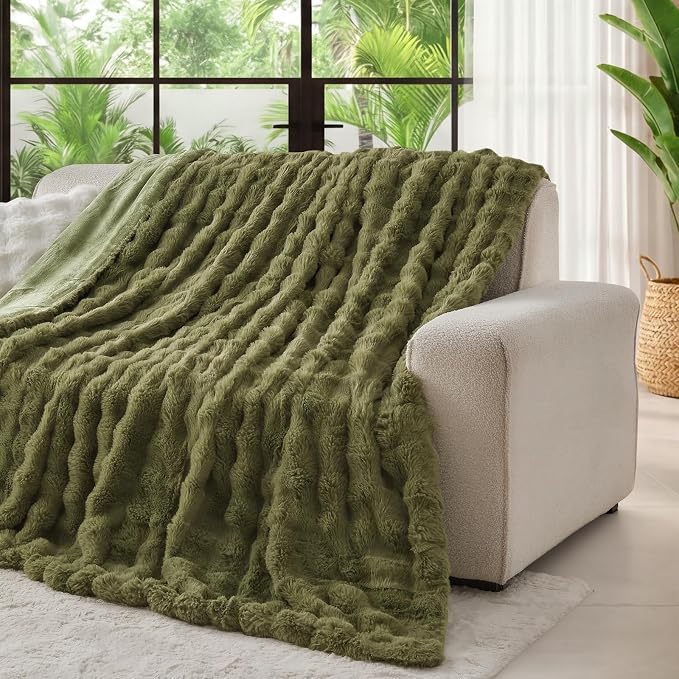 Lotus Karen Faux Fur Throw Blanket Dark Green - 800 GSM Bubble Rabbit Fluff Blanket for Couch Bed Sofa,Softest Fluffy Fuzzy Cozy Blanket,Thick Furry Plush Shaggy Warm Blankets for Women,90x90 Inches