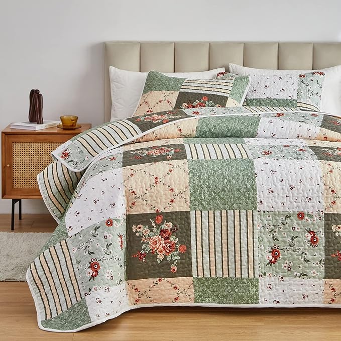 Patchwork Quilt Set King Size, 3 Pieces Green Floral Plaid Summer Bedspread Coverlet Set, Soft Microfiber Reversible Lightweight Bed Cover for All Season (102" x 90", 1 Quilt+ 2 Pillow Shams)
