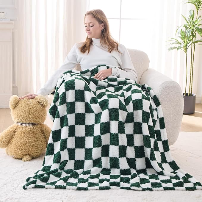 NEWCOSPLAY Knitted Throw Blanket for Couch Sofa Bed, Green White, 50"x60" | Super Soft Plush, Fuzzy Fluffy Microfiber, Lightweight Cozy Blanket for Room Decor, All Season Use, Dark Green White