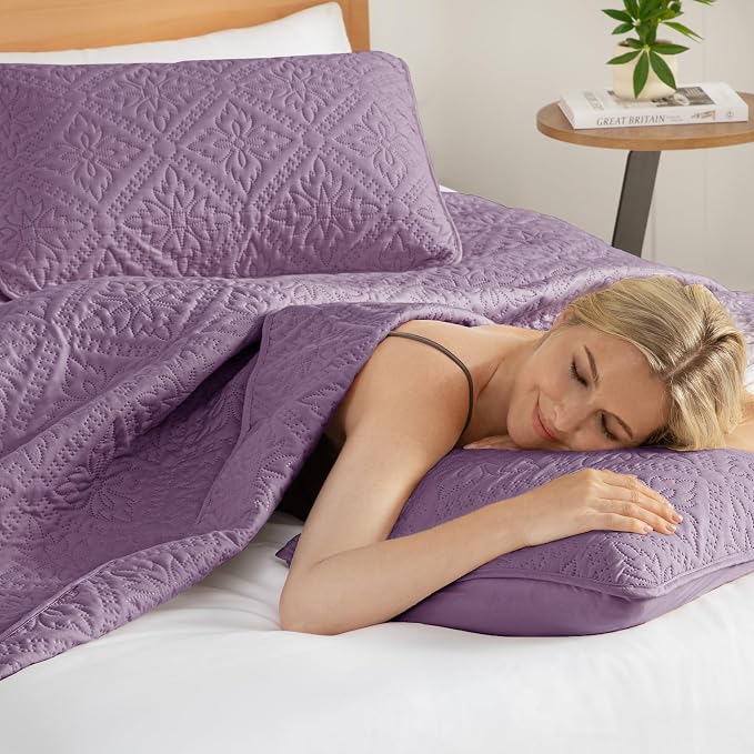 Exclusivo Mezcla California King Quilt Set, Dusty Lavender | Lightweight Soft Bedspreads Coverlets, All Season Bedding with 2 Pillow Shams, Modern Style for Bedroom Guest Room