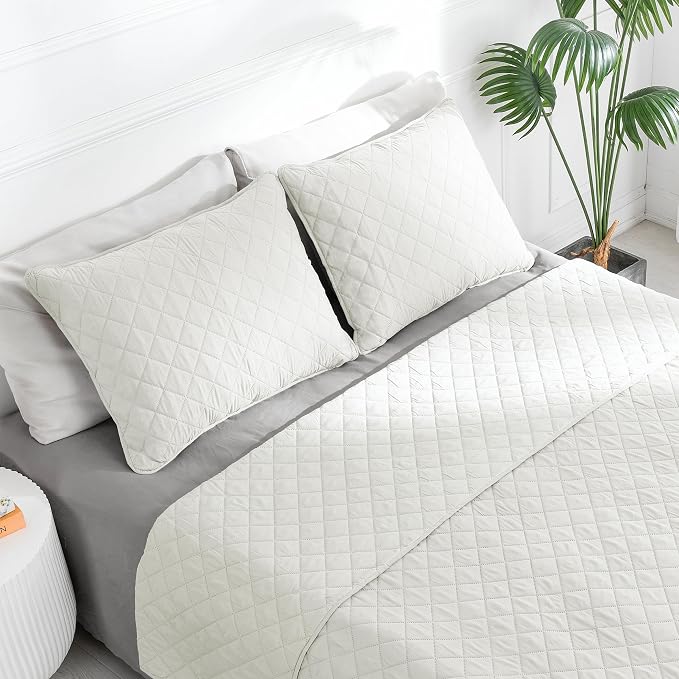 Easy-Going Reversible Quilt Set Full/Queen, Bedspread with 2 Shams | Ivory/Ivory, Lightweight Microfiber Bed Comforter, 1 Quilt + 2 Pillow Shams, All-Season Coverlets for Bedroom