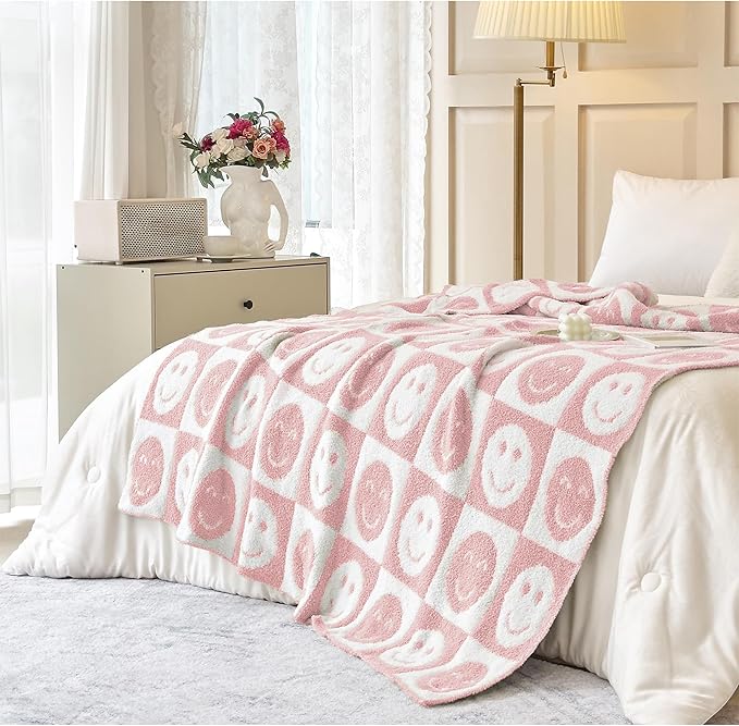 Ultra Soft Cozy Happy Smiling Face Checkered Knitted Throw Blanket Fluffy Microfiber Checkerboard Bed Blanket Lightweight Both Sides Blanket for Couch Sofa Bed (Smile Pink, Throw 50“x60”)
