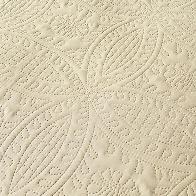 akkialla Queen Quilt Bedding Set,Beige Ultrasonic Full/Queen Quilt Set,Lightweight Soft Bedspread Coverlet,Modern Style Coin Pattern Bed Cover for All Seasons,3 Piece(1 Quilt,2 Pillow Shams)