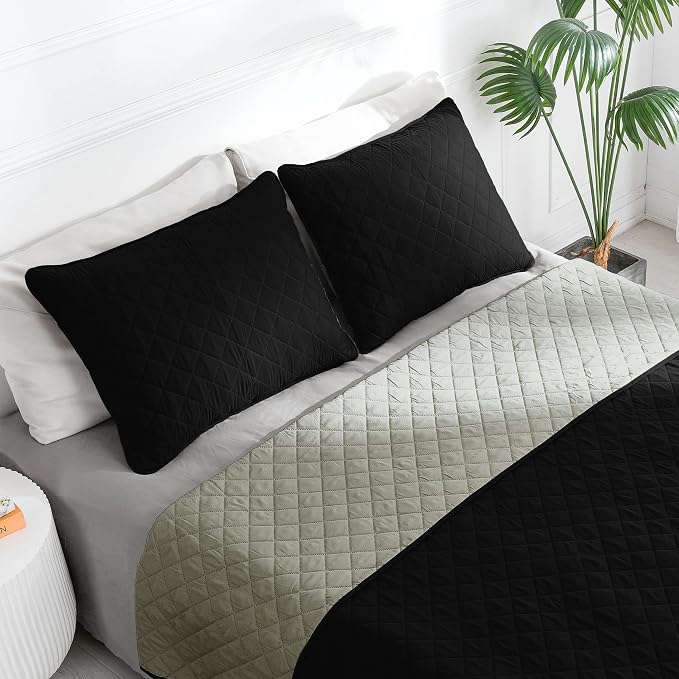 Easy-Going Reversible Quilt Set Full/Queen, Bedspread with 2 Shams | Black/Beige, Lightweight Microfiber Bed Comforter, 1 Quilt + 2 Pillow Shams, All-Season Coverlets for Bedroom