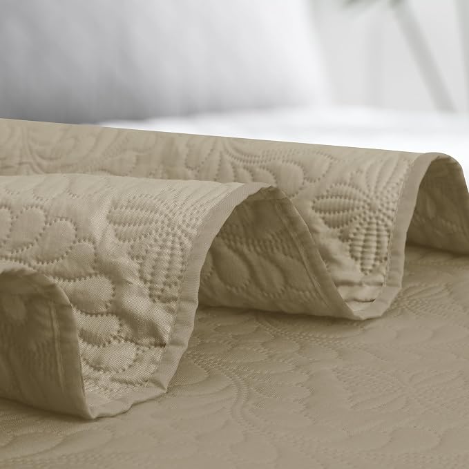 Easy-Going Reversible Quilt Set Full/Queen, Bedspread with 2 Shams | Olive leaf-Beige/Beige, Lightweight Bed Comforter, 1 Quilt + 2 Pillow Shams, All-Season Coverlets for Bedroom