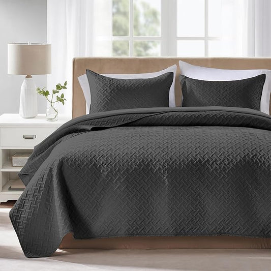 FLYMME King Size Quilt Bedding Set Black Lightweight Bedspreads Set,Modern Style Geometric Weave Stripe Pattern,Soft Microfiber Bed Coverlet 3 Pieces (1 Quilt, 2 Shams)