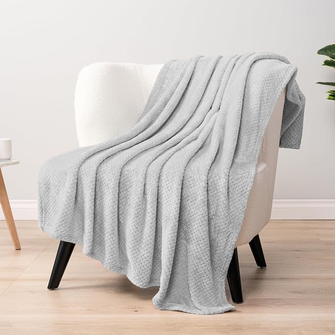 PAVILIA Light Gray Fleece Throw Blanket for Couch Sofa Bed, Soft Fuzzy Waffle Jacquard Microfiber, Warm Lightweight Fade-Resistant Decorative All Season Throw, 50x60