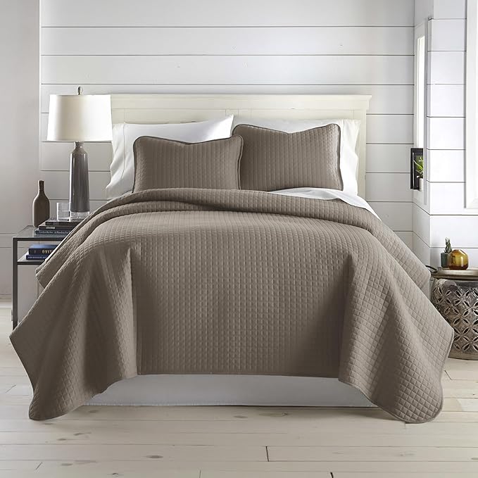 Southshore Fine Living, Inc. Oversized Quilt, King Size Bedding Set, Soft Microfiber, Easy Care Stain and Pet Hair Resistant Bedding, California/King Size Quilt Bedspread Set w/2 Shams, Dark Taupe