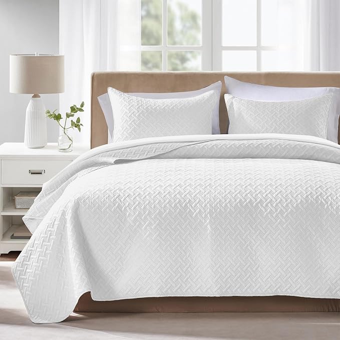 FLYMME King Size Quilt Bedding Set White Lightweight Bedspreads for Summer,Modern Style Geometric Weave Stripe Pattern,Soft Microfiber Bed Coverlet 3 Pieces (1 Quilt, 2 Shams)