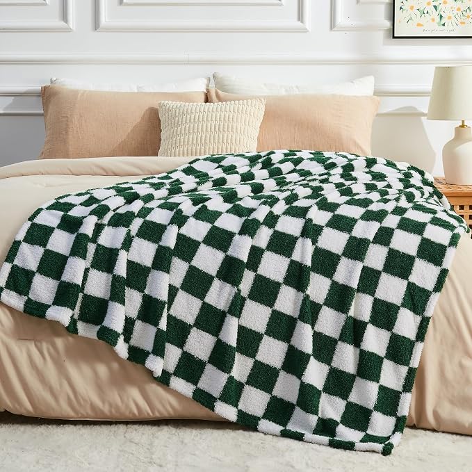 NEWCOSPLAY Knitted Throw Blanket for Couch Sofa Bed, Green White, 50"x60" | Super Soft Plush, Fuzzy Fluffy Microfiber, Lightweight Cozy Blanket for Room Decor, All Season Use, Dark Green White