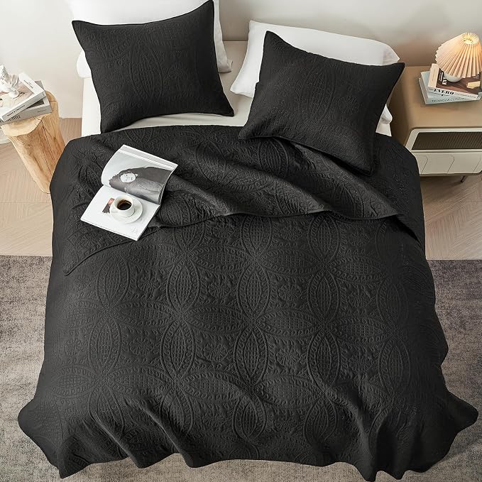 akkialla 118"x106" Black California King Quilt Set, Oversized Floor-Length Bedspread, Modern Coin Pattern Microfiber Coverlet, 3-Piece All Season Bedding with 2 Pillow Shams