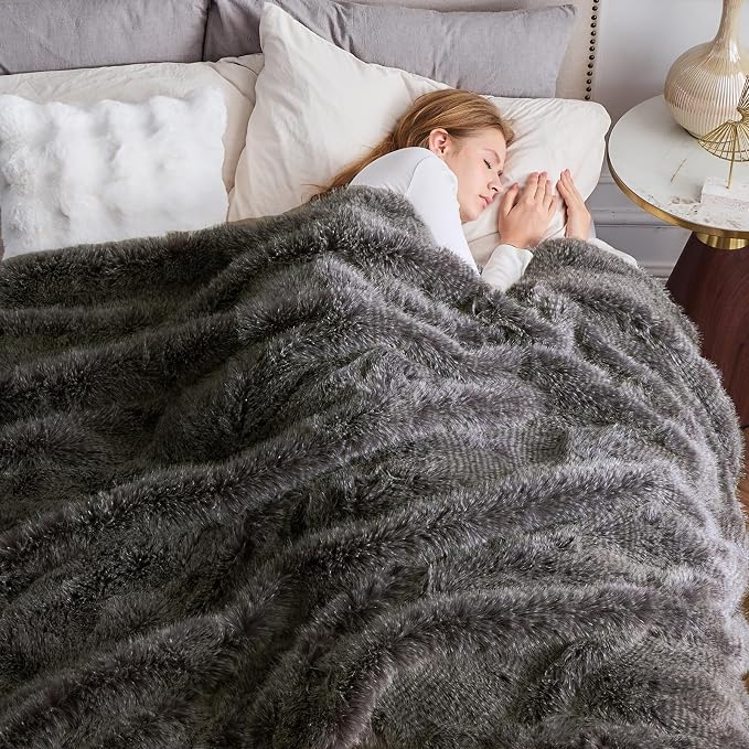 NEWCOSPLAY Faux Fur Thick Twin Blanket for Couch, Black White, 60"x80" | Luxury Fluffy Thick Warm Blanket for Couch Sofa Bed 1000GSM, Soft Plush Cozy Decorative Throw, Gift for Women Men
