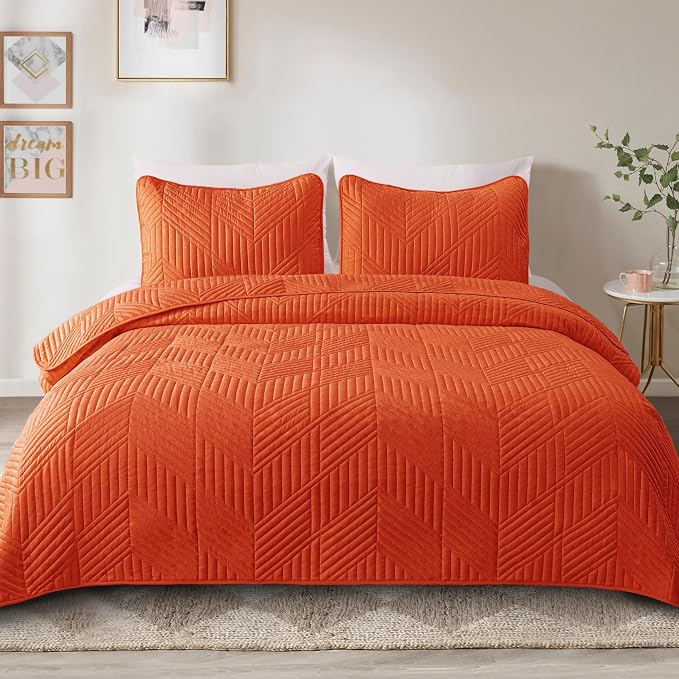 Exclusivo Mezcla Ultrasonic Full Queen Quilt Bedding Set, Burnt Orange | Lightweight Bedspreads, Soft Microfiber, Modern Geometric Coverlet, All Season Bed Cover, 1 Quilt and 2 Pillow Shams